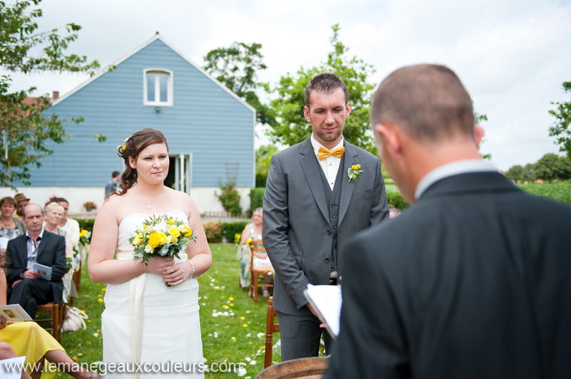 Cérémonie laïque de mariage jaune et gris photographe reportage lille