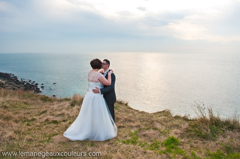 Séance Jeunes Mariés sur la plage - cap gris nez - photographe mariage lille