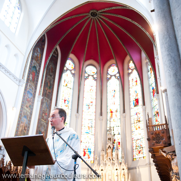 la belle église d'halluin pour célébrer son mariage avec une super photographe