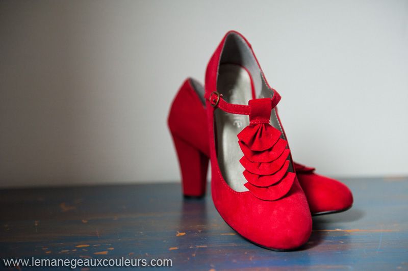 photo de mariage à Lille - des chaussures rouges pour la mariée, pour un mariage original