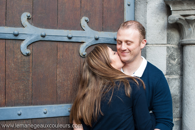 séance engagement à Bruges - l'amour photographié sur le vif