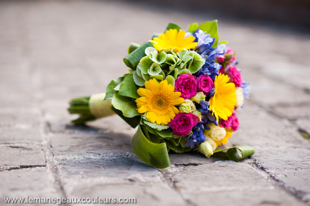 bouquet de mariée des fleurs plein la tête - photographe mariage lille
