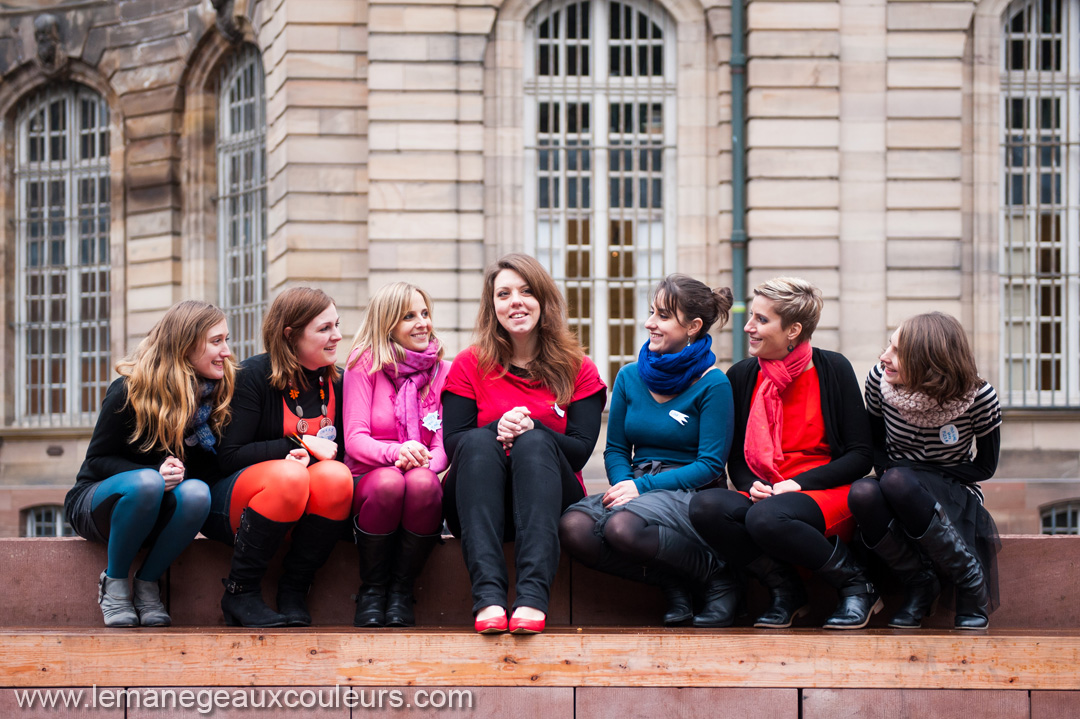 seance-photo-EVJF-strasbourg-photographe-mariage-lille-photos-entre-copines-naturelles-pas-posees-spontanees-theme-noel (3)