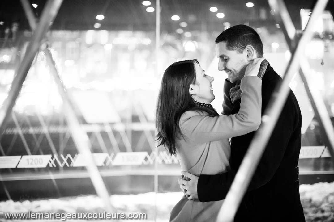 séance engagement à aix la chapelle - des photos de nuit romantiques et naturelles - photographe mariage lille nord