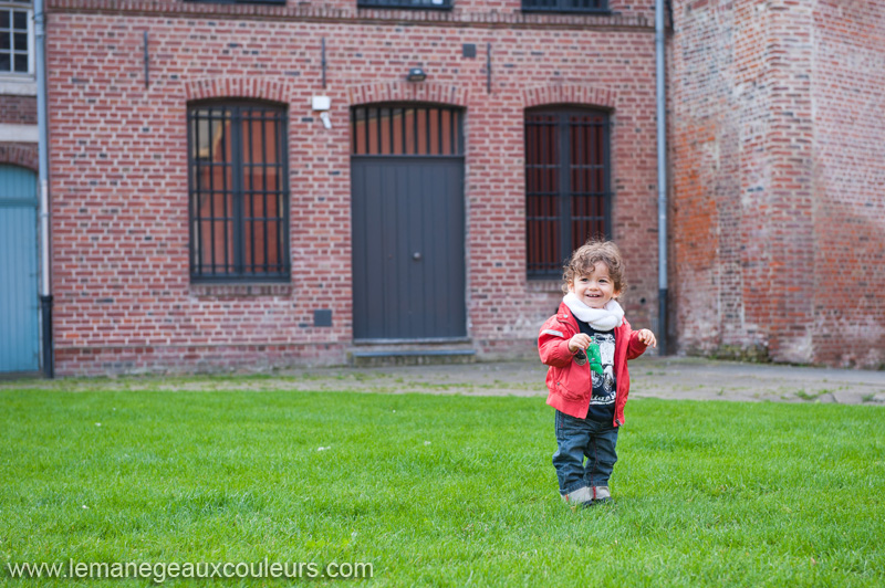 séance famille dans le nord - vieux-lille - photographe bébé et famille à Lille