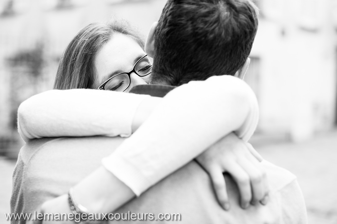 séance photo couple émotions naturelles non forcées pas de pose photographe mariage lille