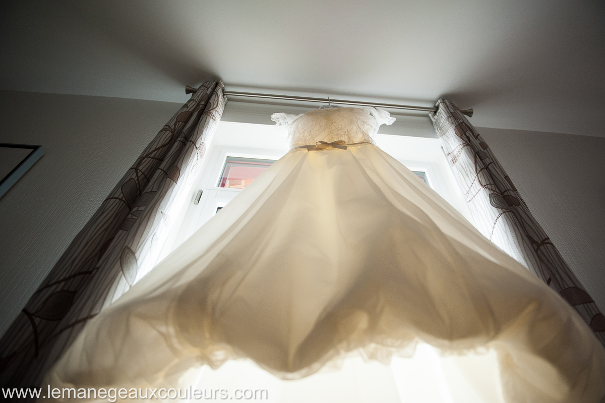 robe de mariée boule et dentelle un choix original qui n'est pas sans rappeler une robe de princesse tout en étant très moderne