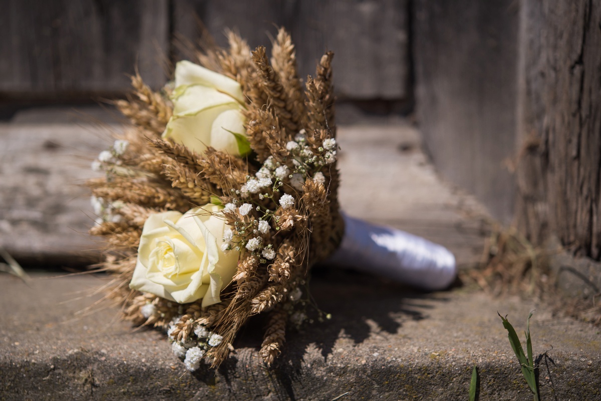 bouquet de mariée originale avec du blé photographe mariage normandie