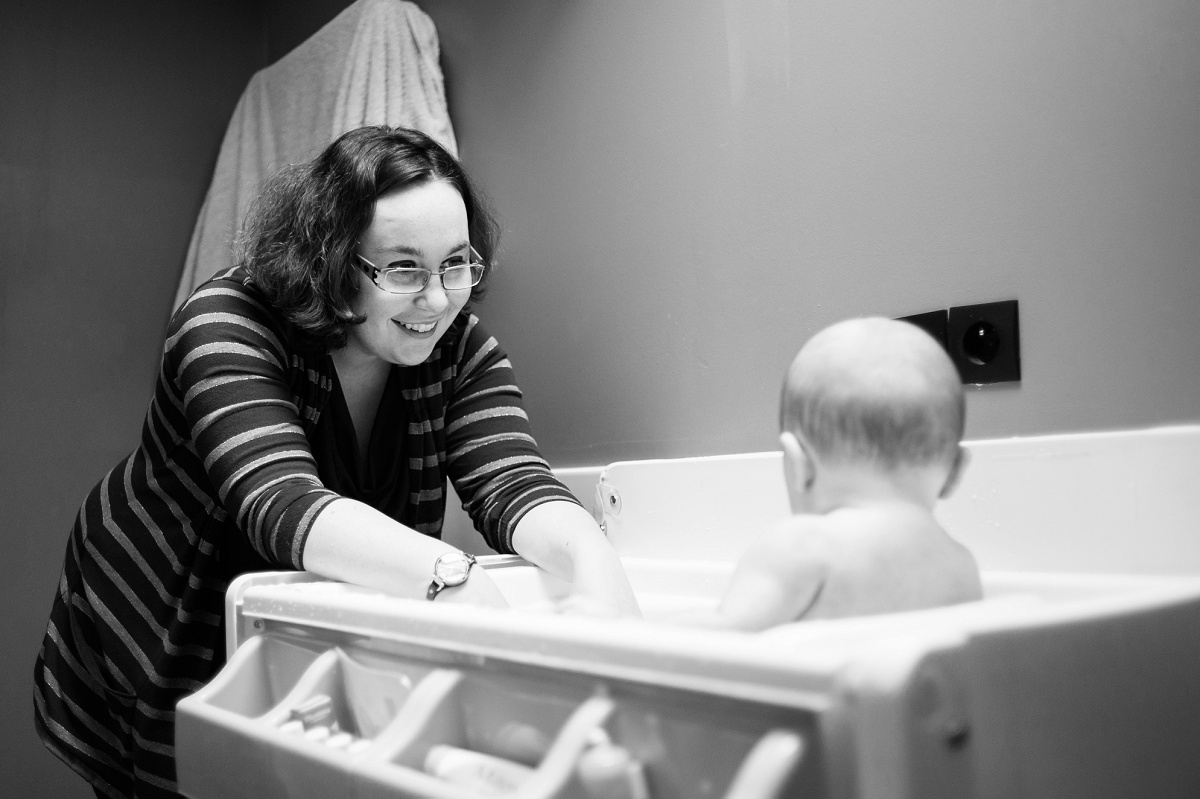 Séance photo bébé nord les jeux dans le bain lille douai lens photographe famille