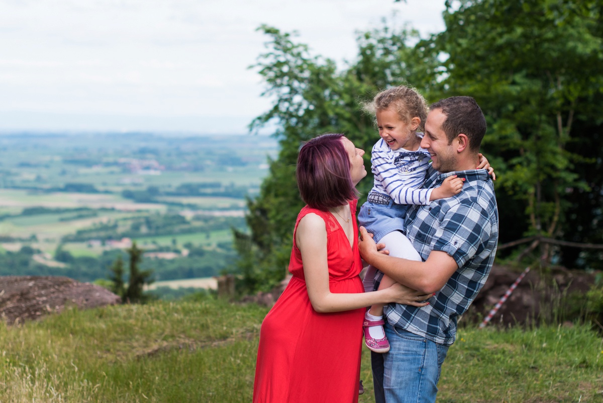 seance-photo-grossesse-alsace-famille-Grand Gehroldseck-ruines-alsaciennes-promenade-photographe-strasbourgjpg (14)