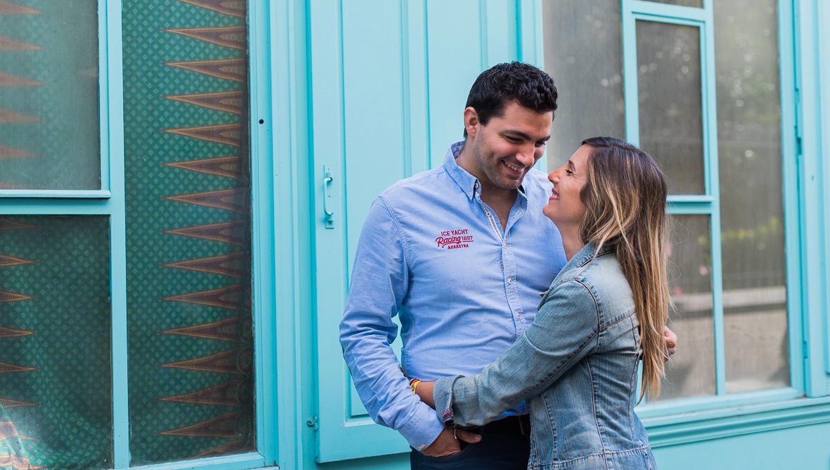 photos de couple naturel et joie photographe mariage paris région parisienne