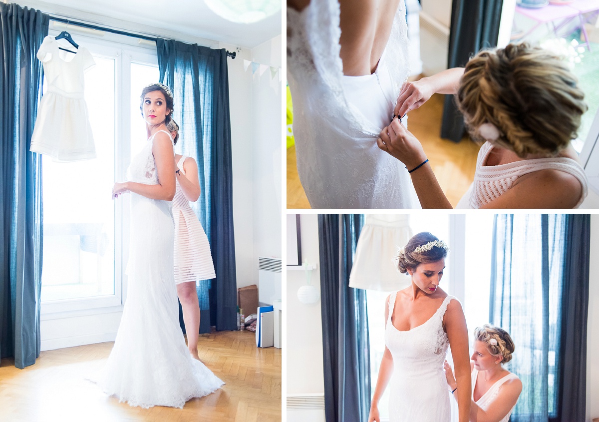 habillage de la mariée dans une super robe en dentelle photographe mariage lille nord pas de calais