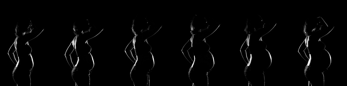 Photographe femme enceinte Lille suivi de grossesse en studio immortaliser sa première grossesse de façon originale dans le nord pas de calais