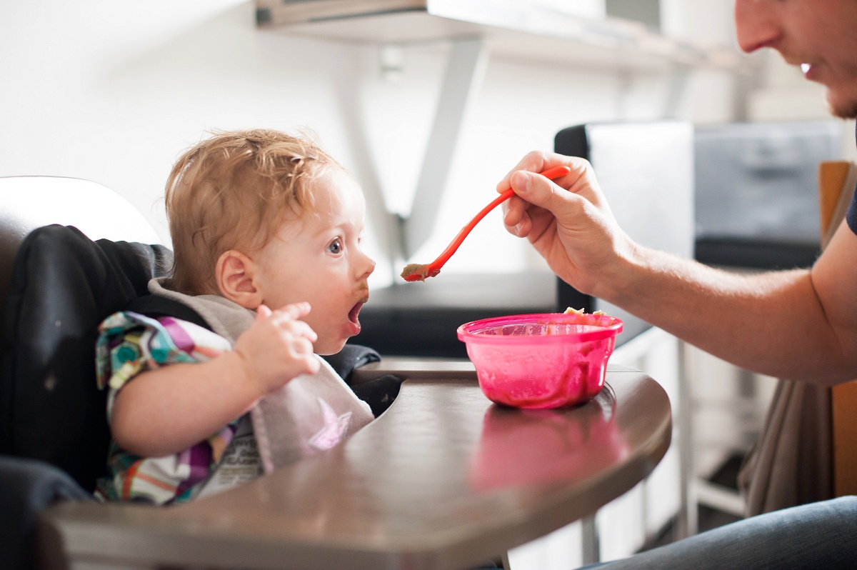 les premiers repas à 5 mois photos bébé lifestyle photographe lille