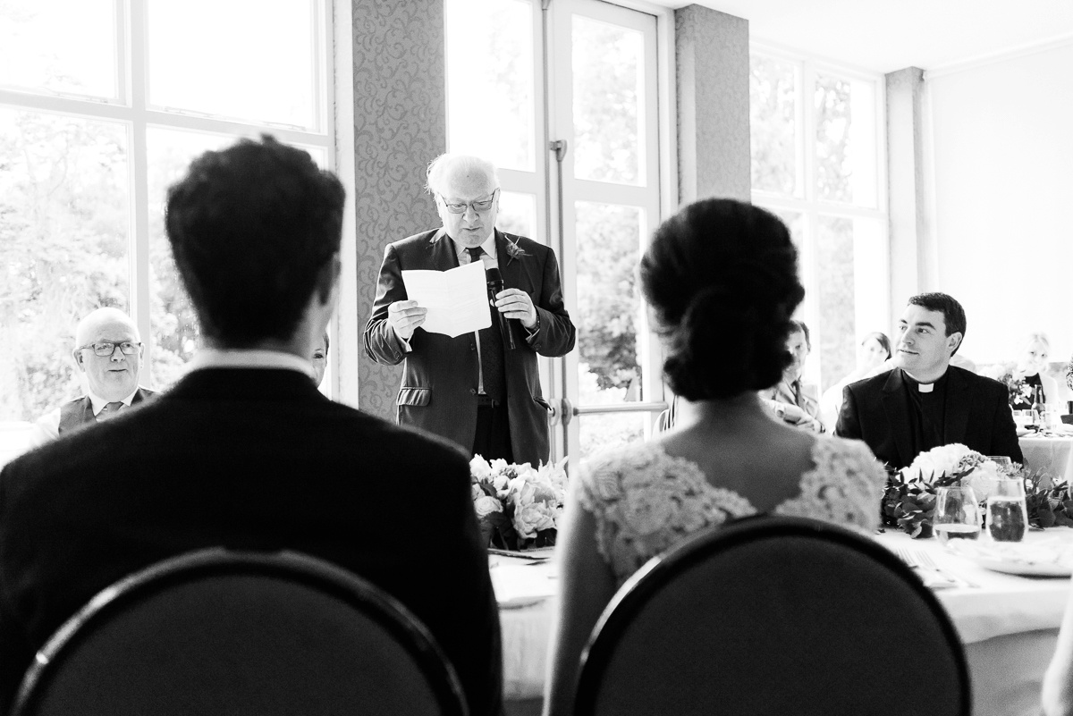 les mariages irlandais commencent toujours par les discours des papa - dromquinna manor photographer