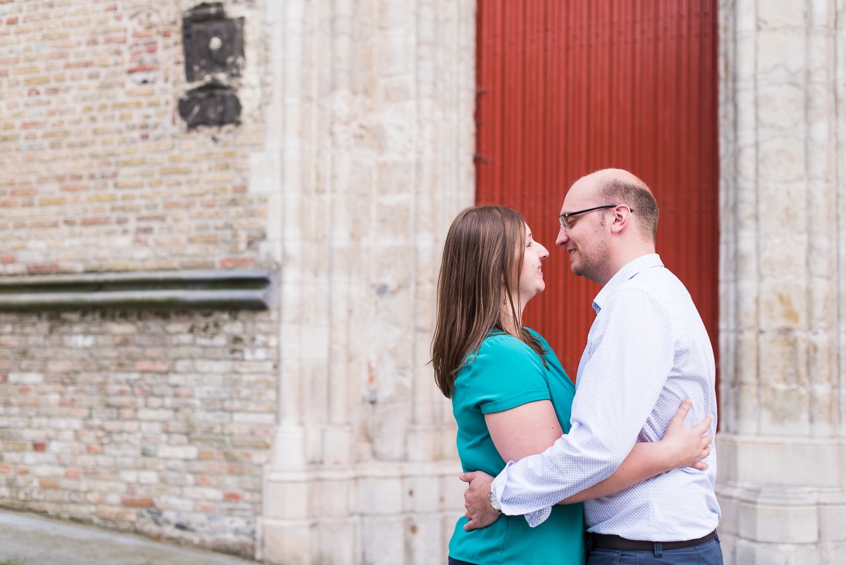 séance photo d'engagement à Bruges en Belgique photographe mariage Lille