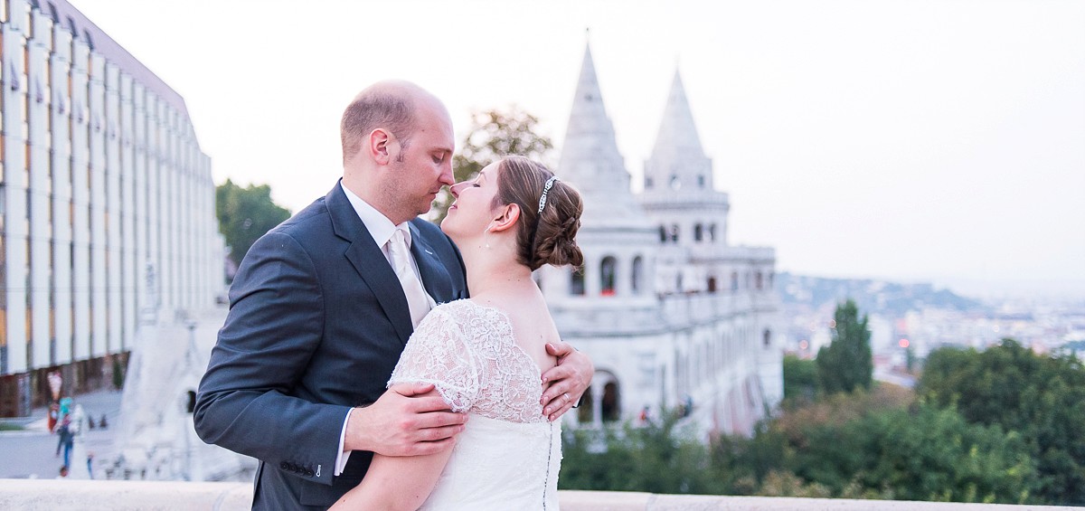 photographe mariage budapest hongrie - séance photo de couple romantique à l'étranger