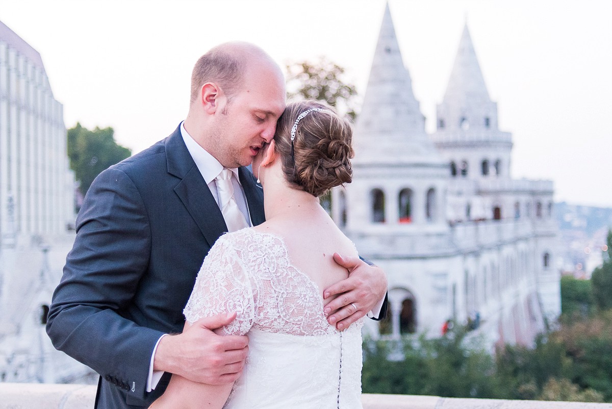 photos de couple romantique à budapest photographe mariage lille