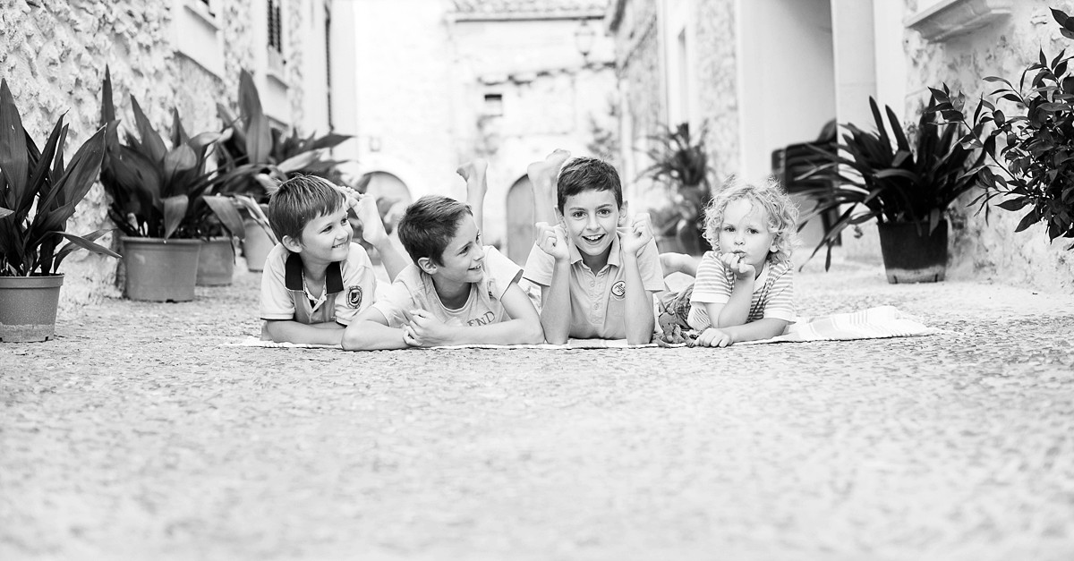 Séance famille nombreuse à Majorque