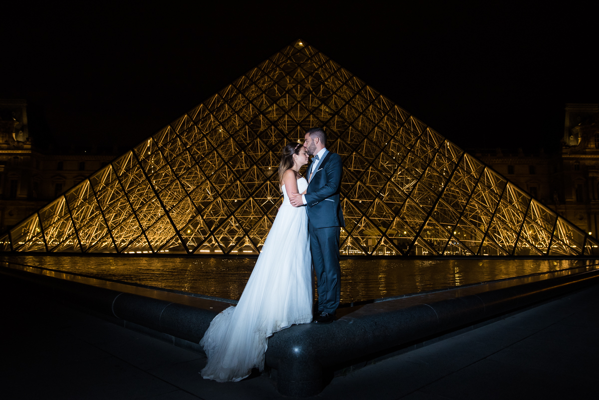 séance photo mariage paris by night photos naturelles non posées de nuit à Lille et Paris