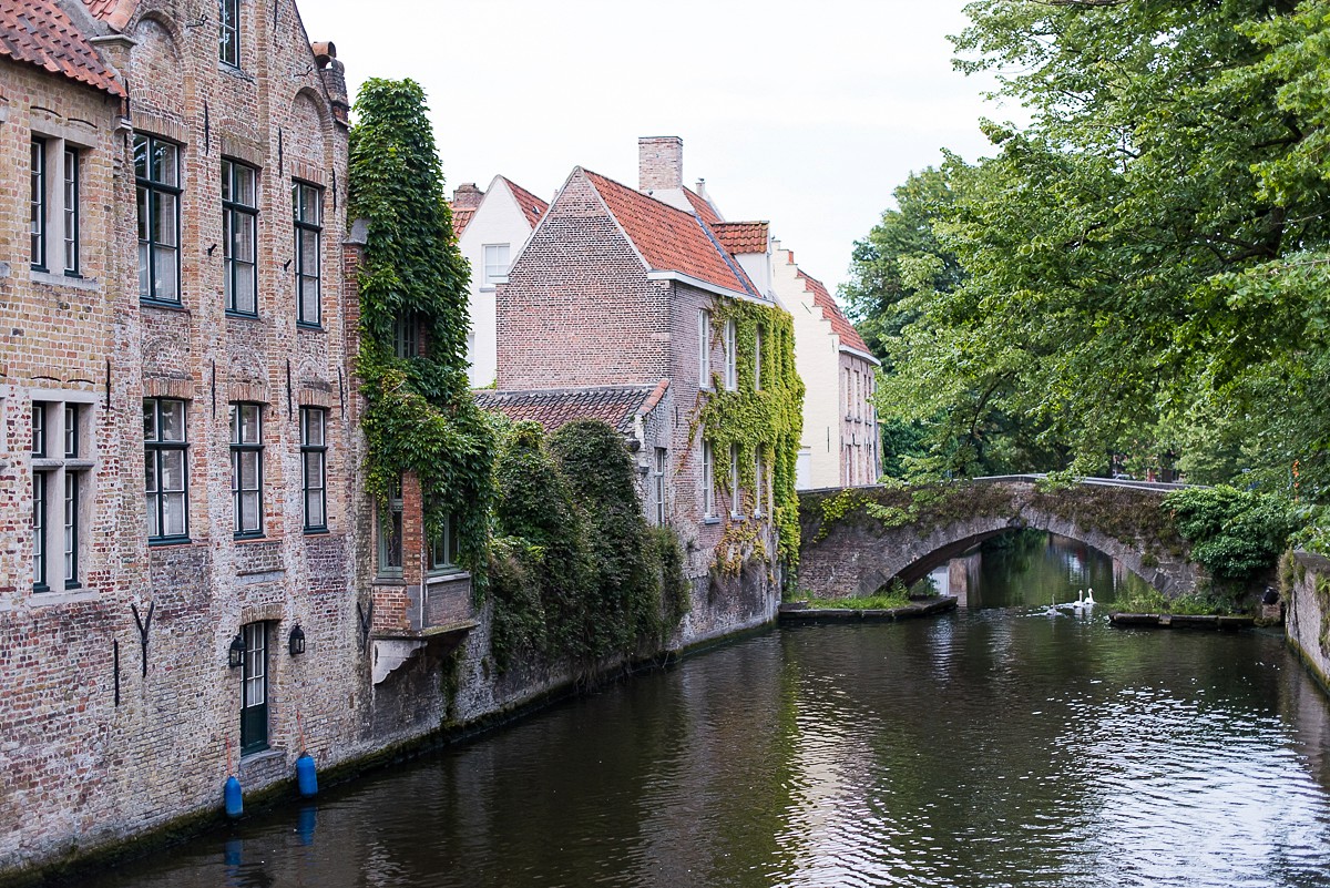 de belles photos de mariage à bruges idée de séance jeunes mariés day after