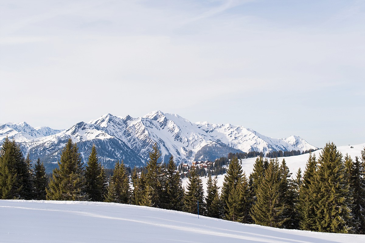 station de ski les saisies paysage impressionnant Séance photo de couple à la montagne