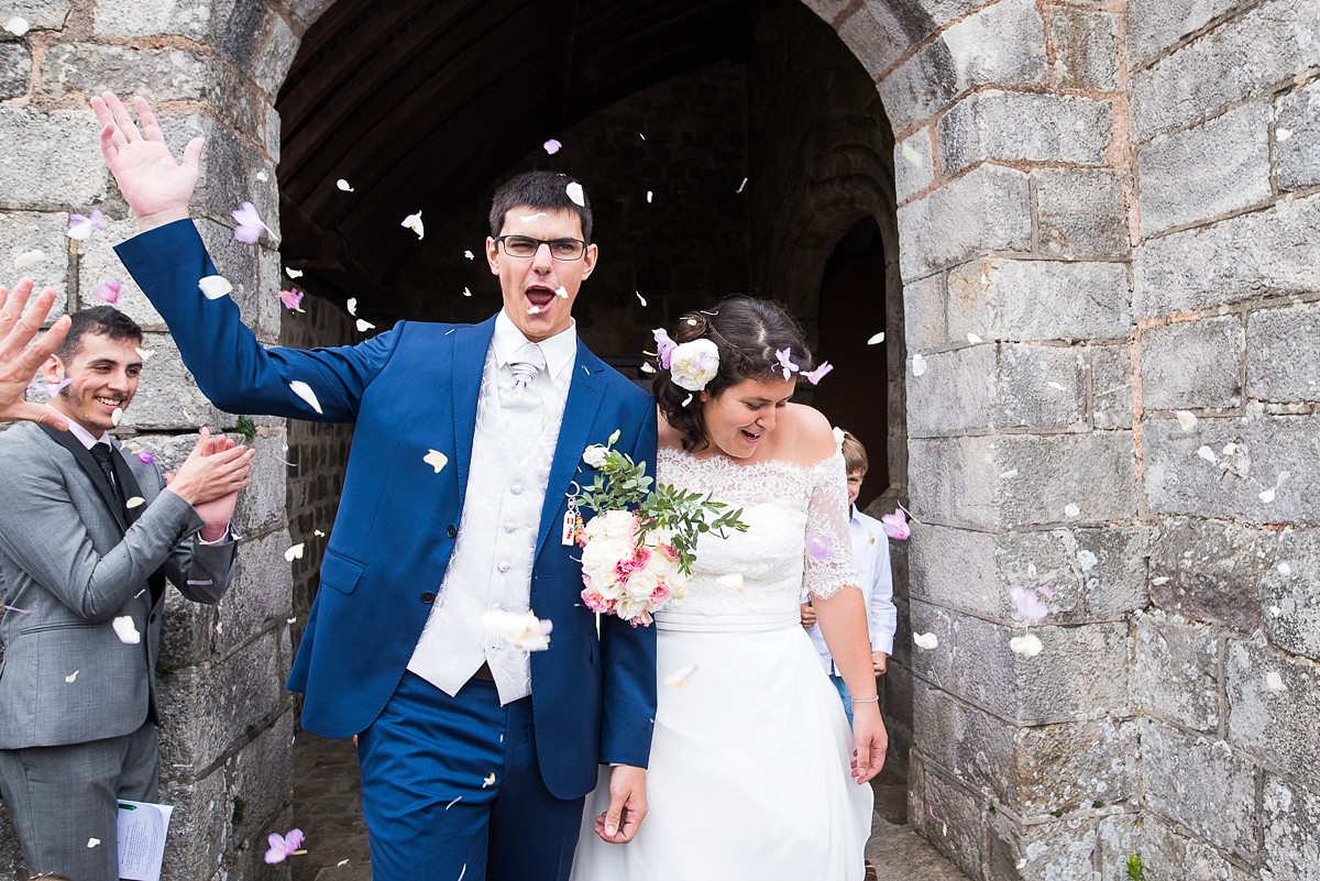 sortie de l'église de varengeville photographe mariage dieppe