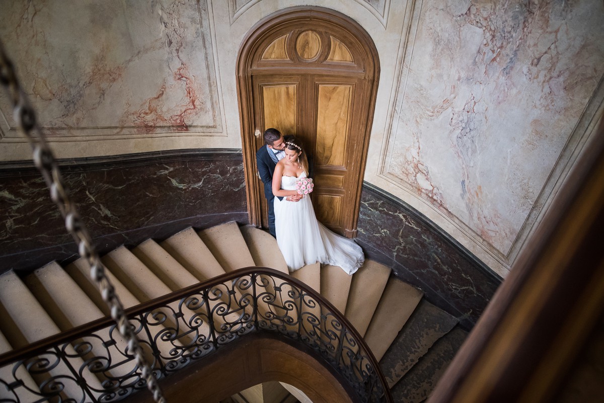 photographe mariage à paris photos de couple à la galerie vivienne