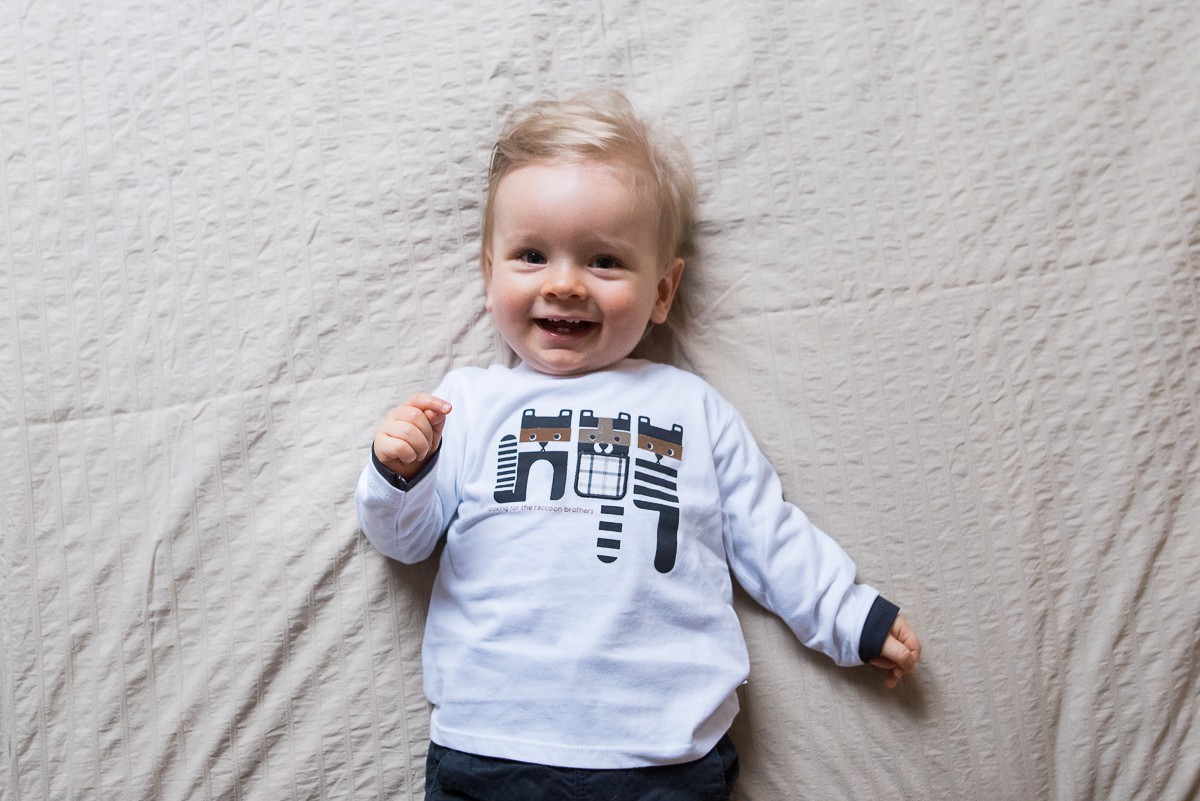 Photographe bébé Lille à la maison pour les souvenirs du quotidien