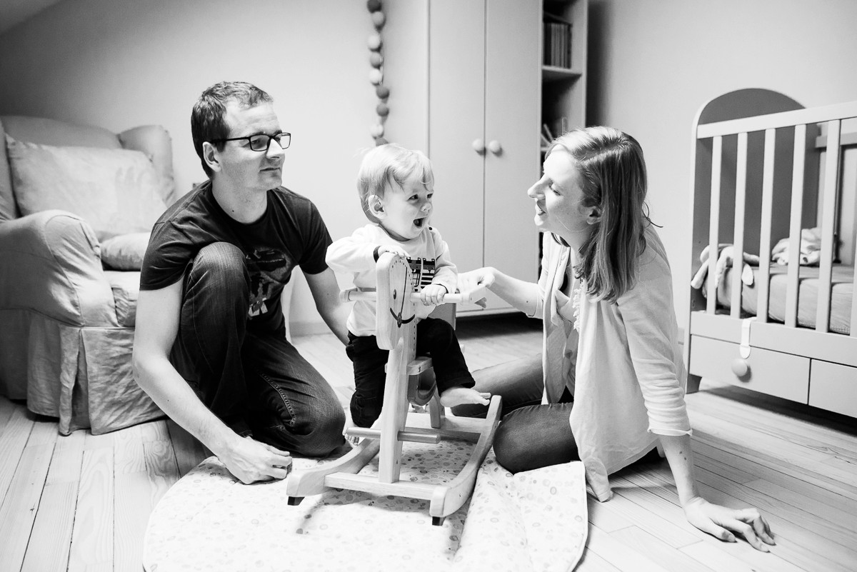 photos de bébé naturelles à la maison photographe famille lille