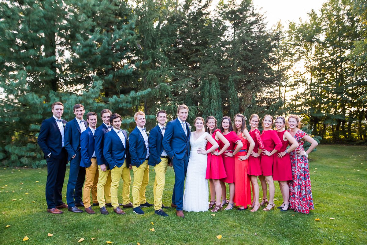 mariage au Clos de la Conciergerie photographe lille nord mariage coloré pantalons jaunes