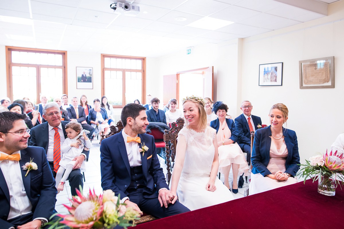 photographe mariage armentières reportage à la mairie d'Erquinghem Lys