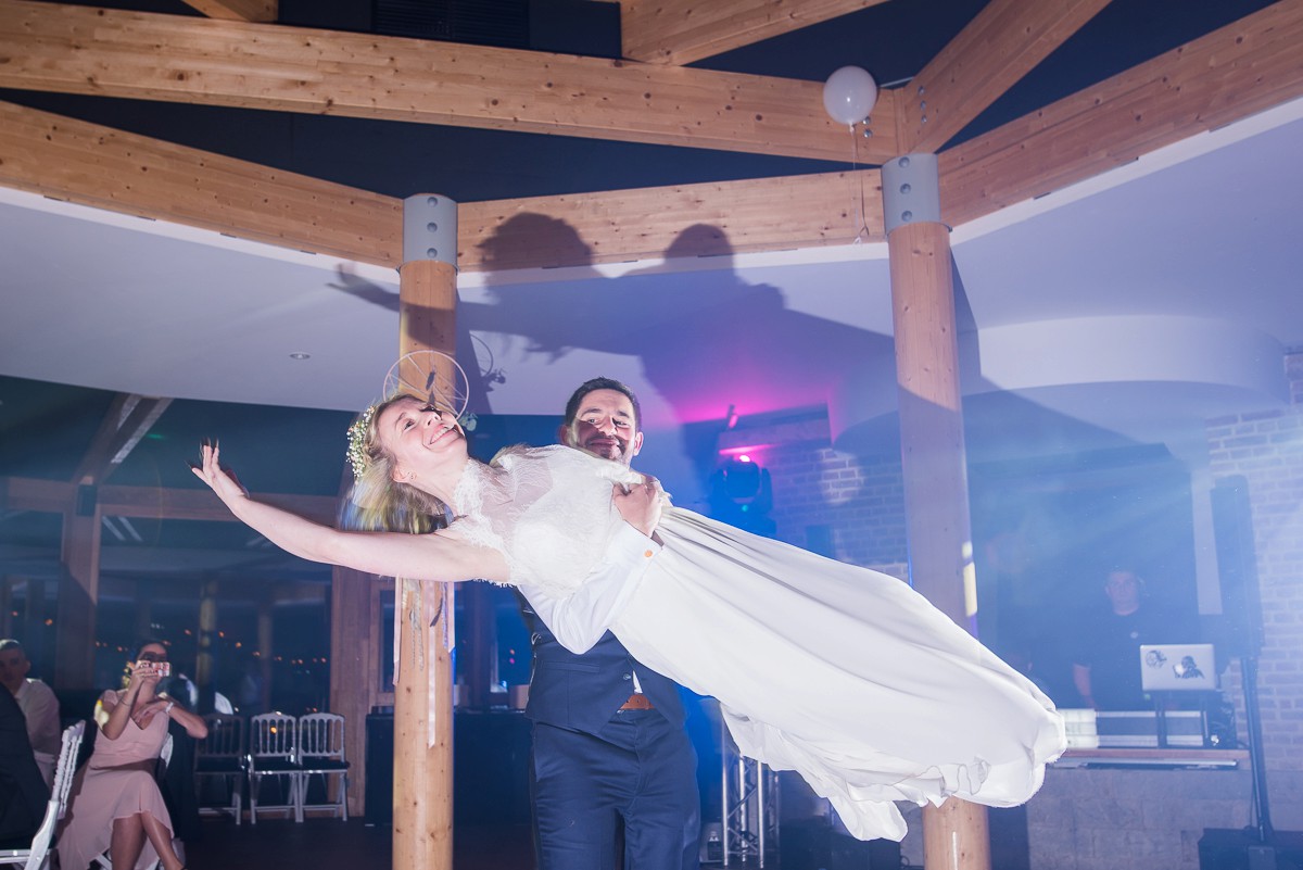photographe mariage lille reportage photo au chateau de morbecque photos d'ambiance de la soirée avec une ouverture de bal chorégraphiée