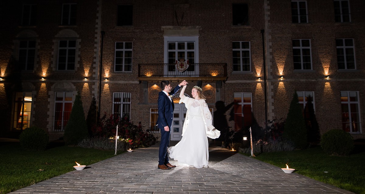 Reportage mariage Château de Morbecque ambiance de la soirée photographe mariage qui fait de très belles photos de soirée dans le nord