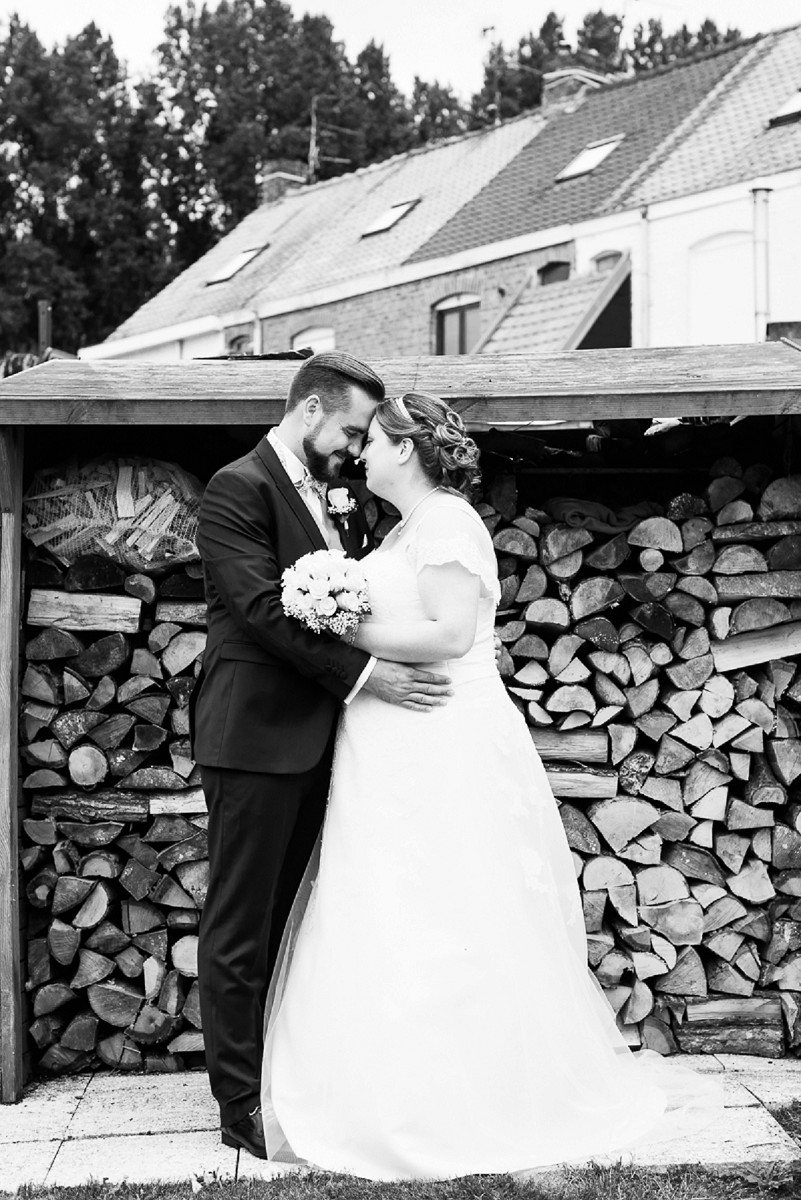 photo noir et blanc d'un mariage vintage et coloré dans le nord