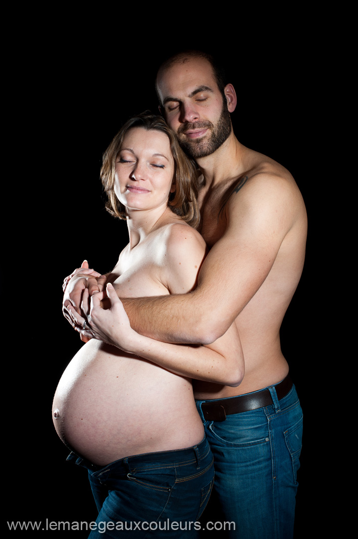 séance photo grossesse à Lille en studio - photographe femme enceinte Nord Pas de Calais