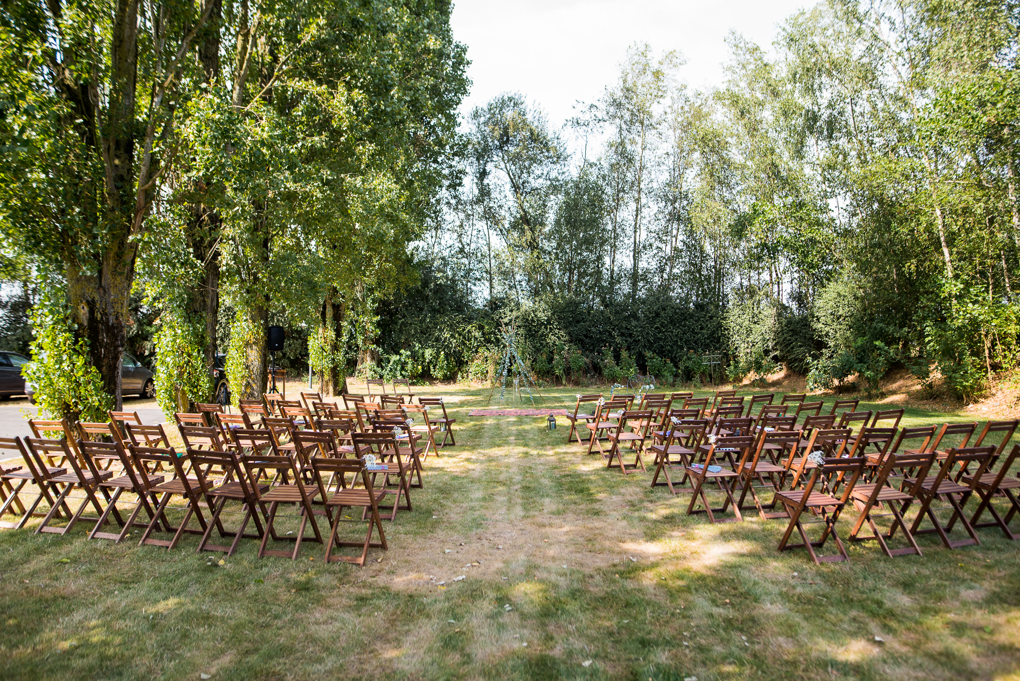 idée de décoration cérémonie laïque thème végétal et bois