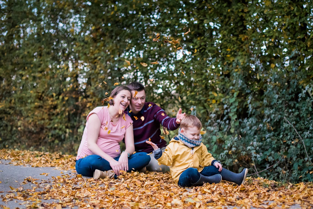 séance photo famille feuilles d'automne photographe lille nord