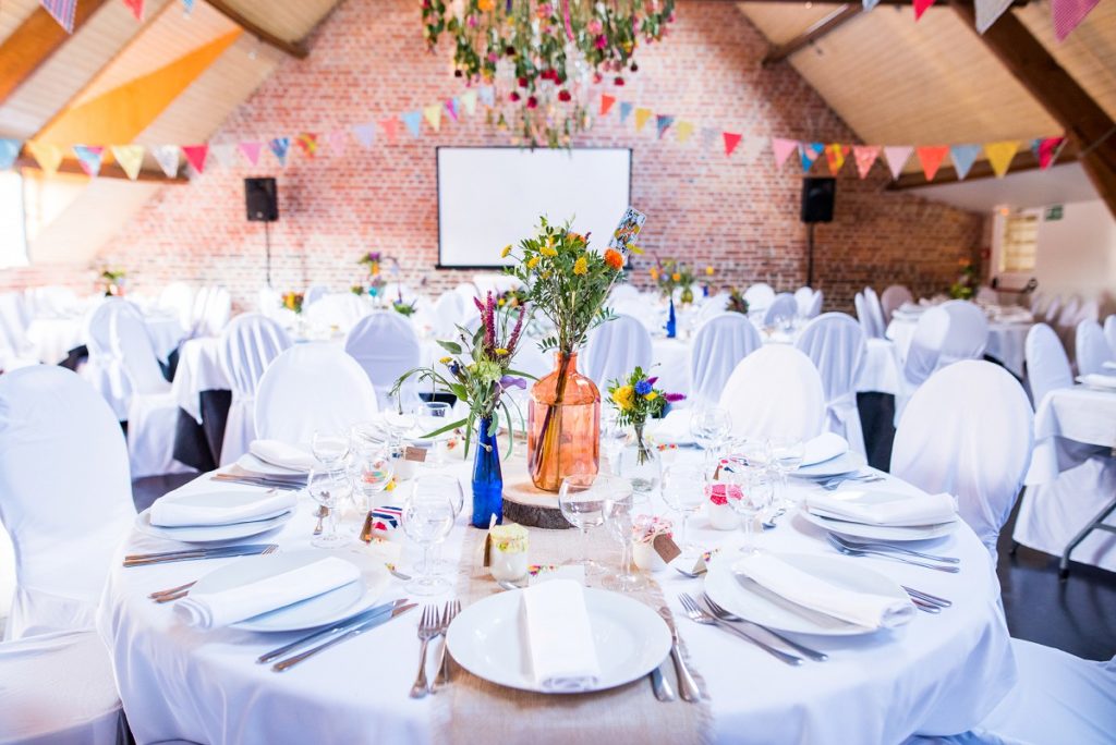 mariage à La Howarderie décoration de la salle du repas