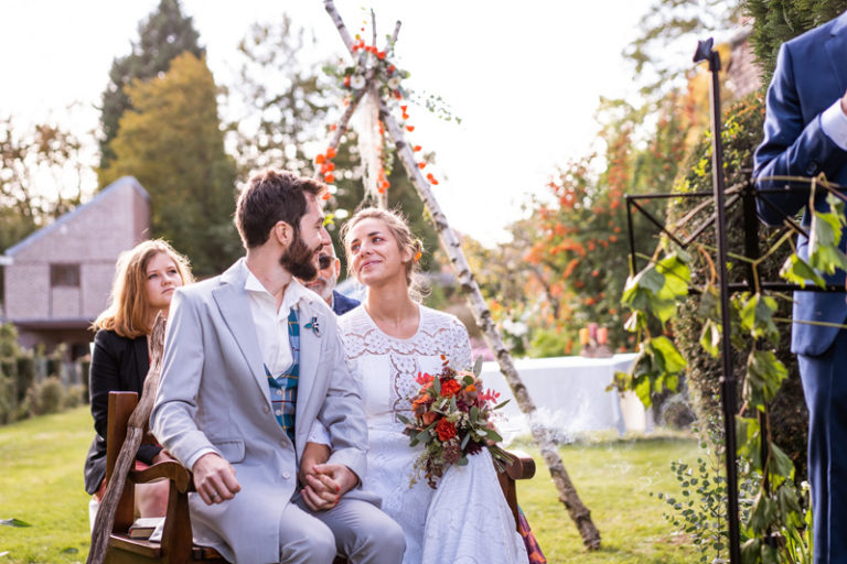 ceremonie de mariage en extrerieur en automne