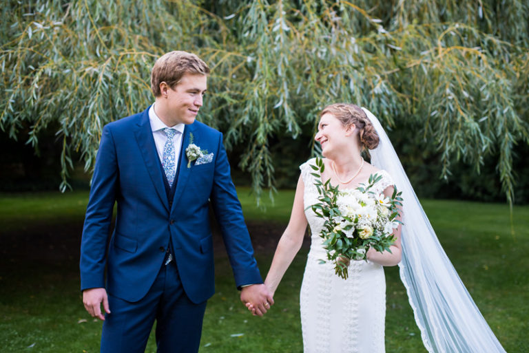 photographe-de-mariage-photos-de-couple-romantiques-naturelles (1)