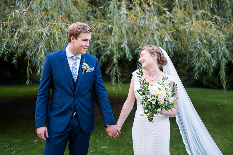 photographe-de-mariage-photos-de-couple-romantiques-naturelles (1)
