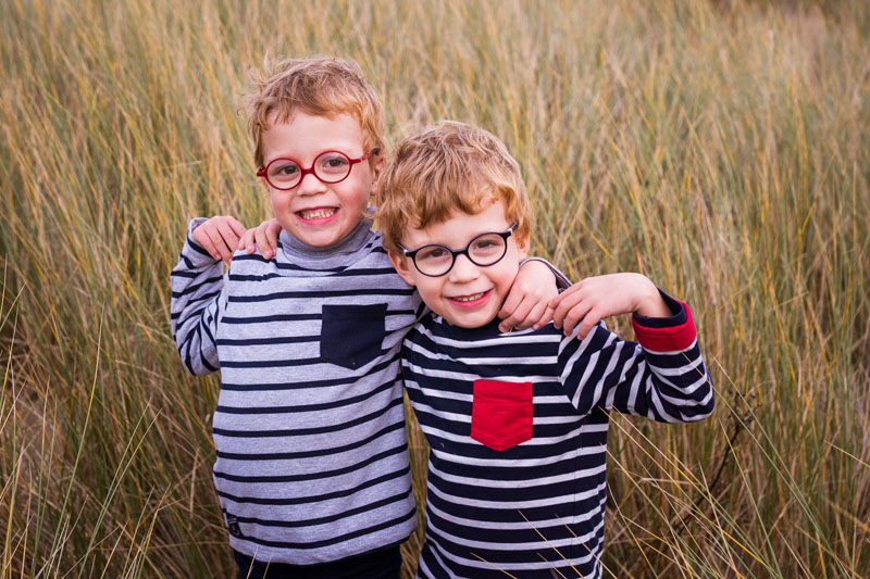 photos de famille jumeaux à la plage belgique